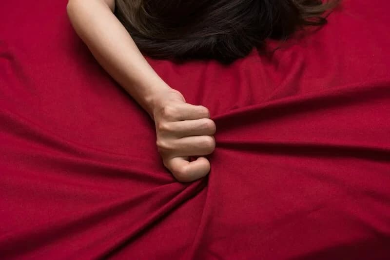 راهنمای کامل انزال زنانه و اسکویرت + روش‌های تجربه